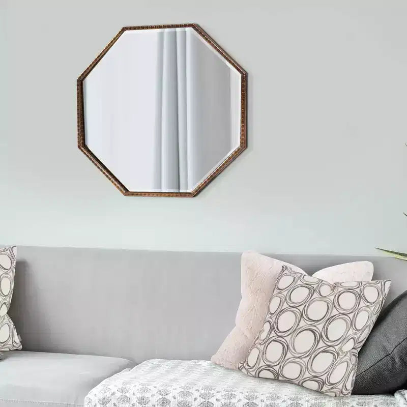 Specchio da parete e decorativo ottagonale Bastian 28"x28": Oro antico, cornice in ferro, pronto da appendere