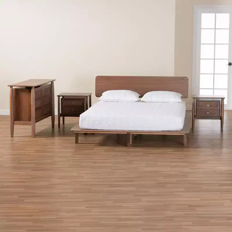 Set camera da letto Alyssa Japandi in legno di noce marrone, 4 pezzi