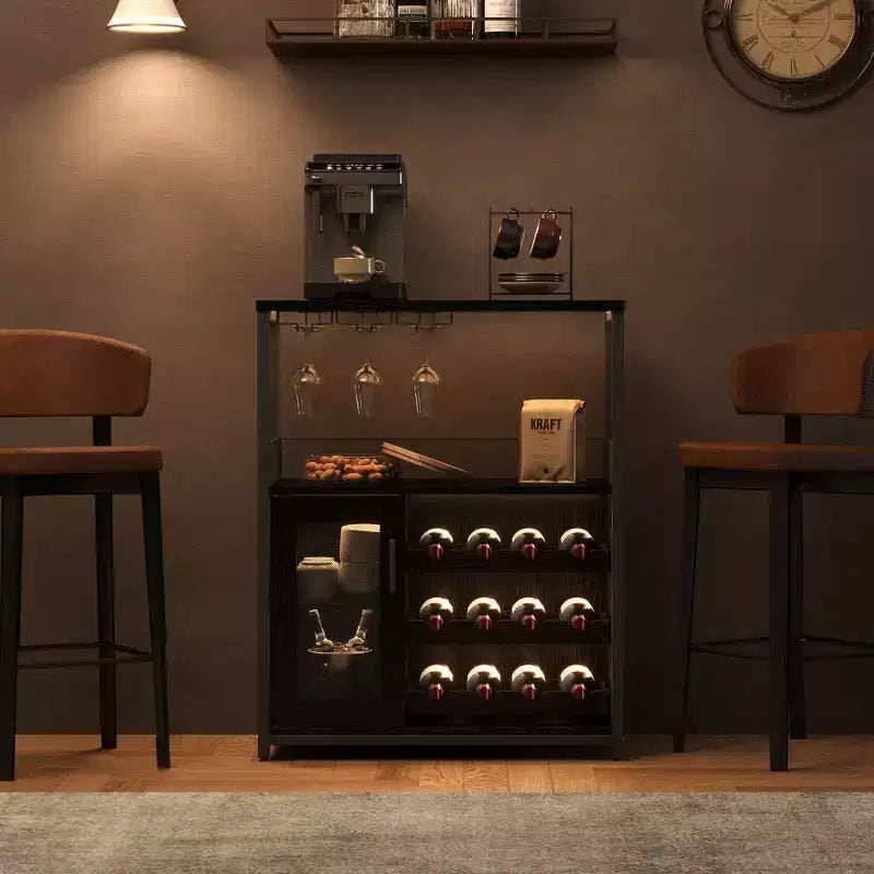 Credenza mobile bar a 3 livelli con portabottiglie e spazio contenitore, mobile buffet con portabicchieri e anta a rete, per cucina, soggiorno e bar