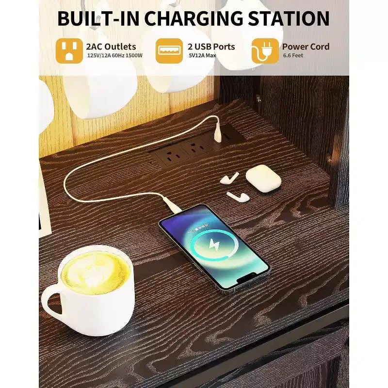 55 Mobile Bar da Caffè in Stile Rustico con Presa di Corrente e Luci LED - Porta Scorrevole a Fienile, Porta Bottiglie, Stazione di Ricarica USB | Nero/Marrone/Bianco